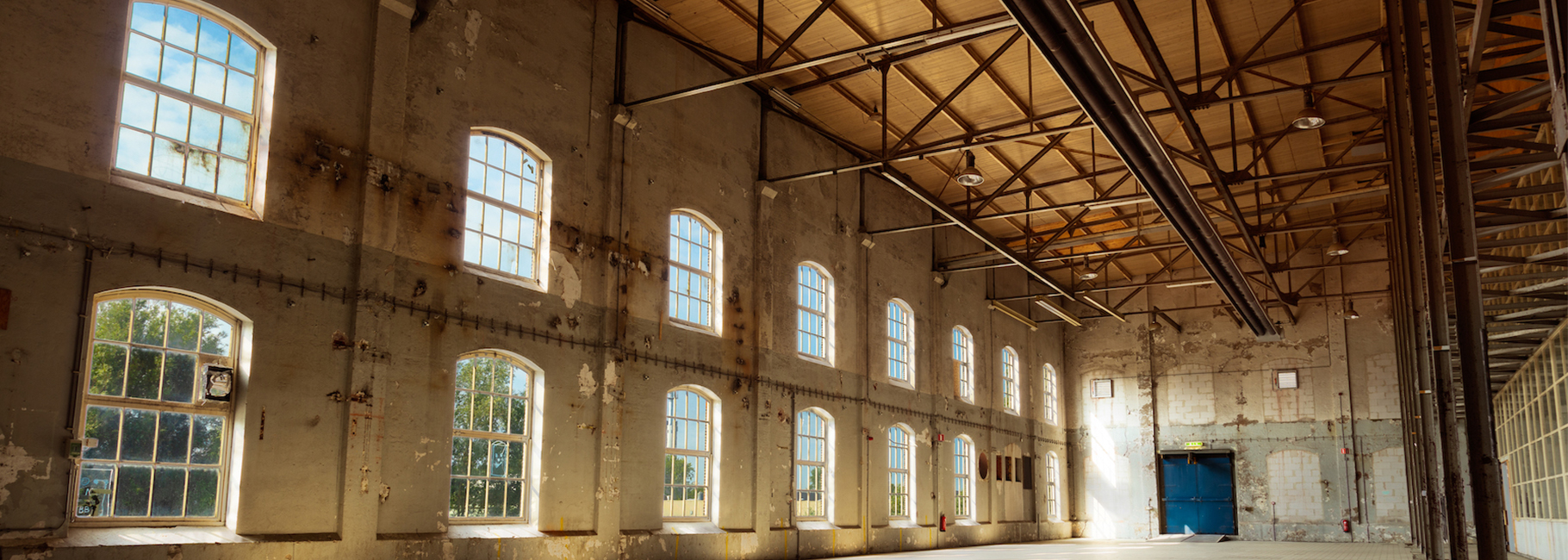 Lege hal Suikerfabriek Groningen voorzien van Mark donkerstraler