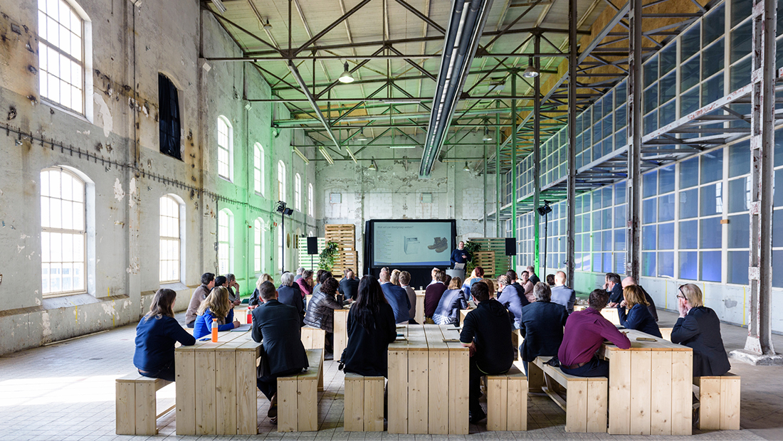 Vanwege de hoogte van het gebouw en het grote volume dat verwarmd dient te worden, zijn de energiezuinige INFRA’s een uitermate geschikte oplossing voor het voormalige Suikerfabriek gebouw.