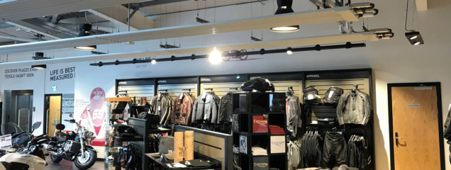 Stralingspanelen verwarmen showrooms West Coast Motors