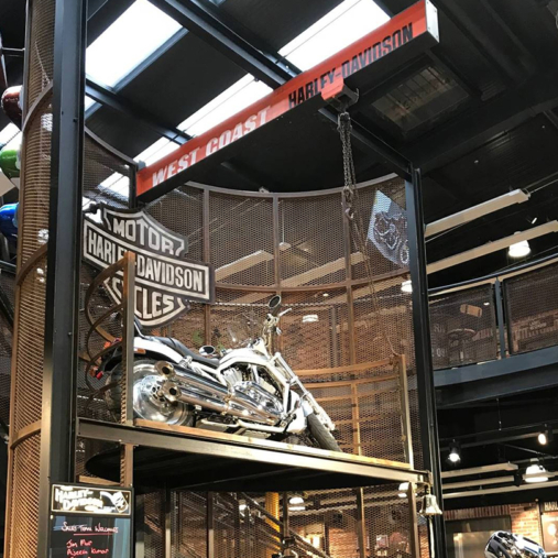 Stralingspanelen verwarmen showrooms West Coast Motors